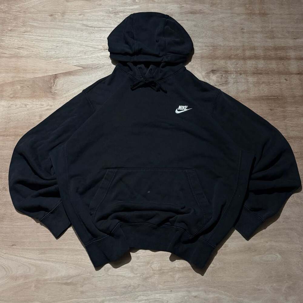 Nike Black Small Swoosh Embroidered Pullover Hoodie Men’s Medium Sportswear